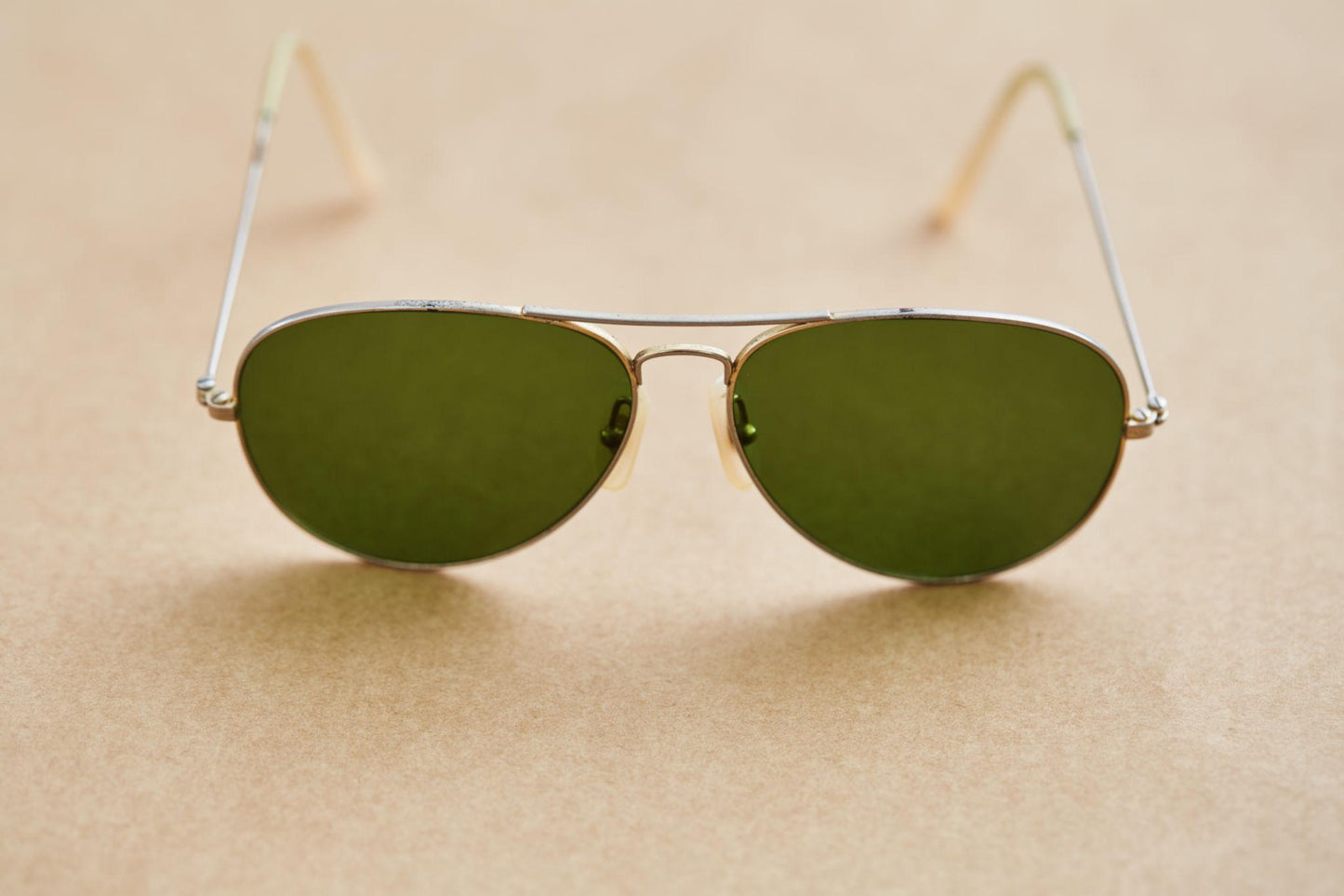 Classic Aviator Sunglasses – Lightweight Metal Frame UV Protection Glasses